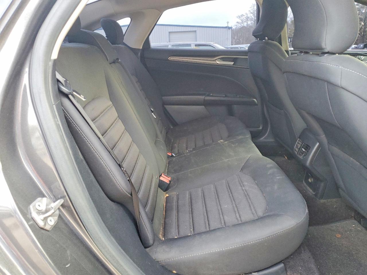 2017 FORD FUSION SE photo 10