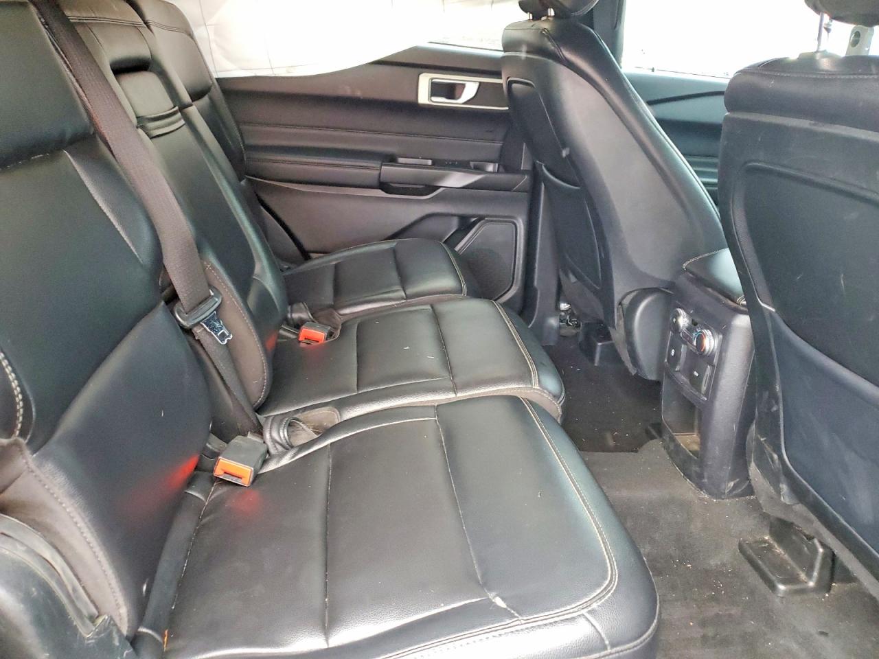 2020 FORD EXPLORER XLT photo 31