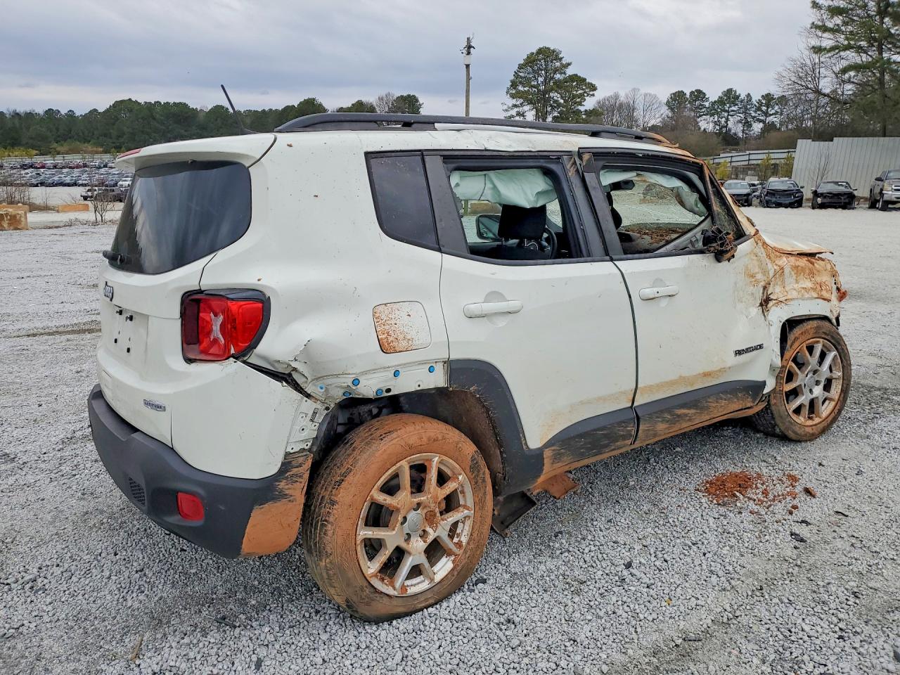 2019 JEEP RENEGADE LATITUDE photo 3