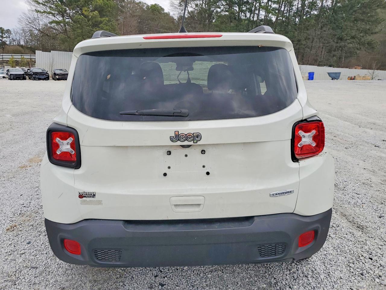 2019 JEEP RENEGADE LATITUDE photo 6