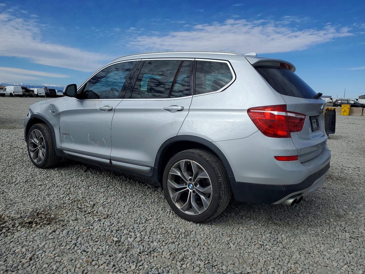 2015 BMW X3 XDRIVE28I photo 2