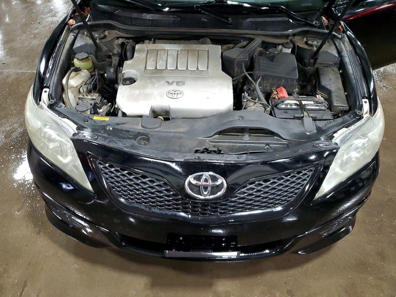 2010 TOYOTA CAMRY SE V6 photo 11