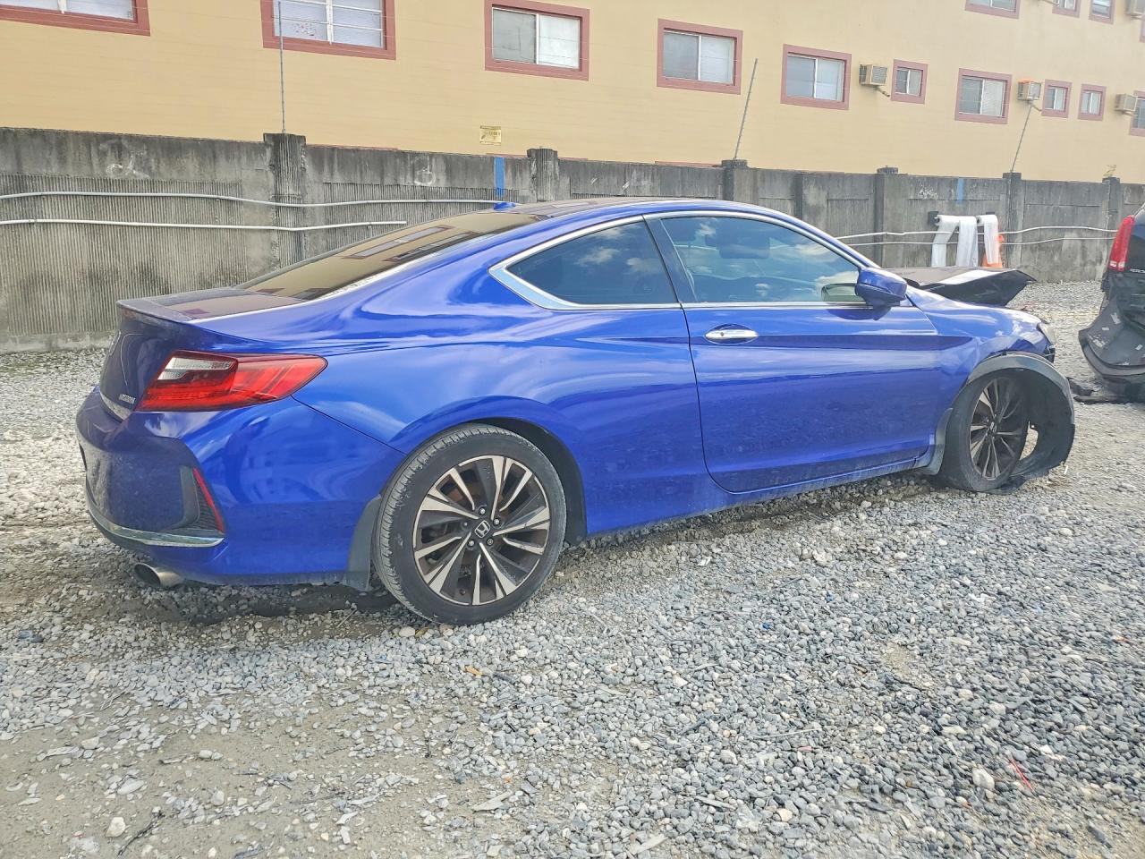 2017 HONDA ACCORD EX photo 5