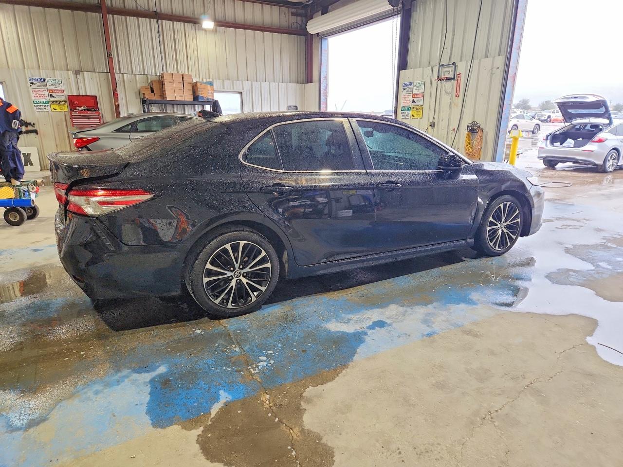2019 TOYOTA CAMRY SE photo 7