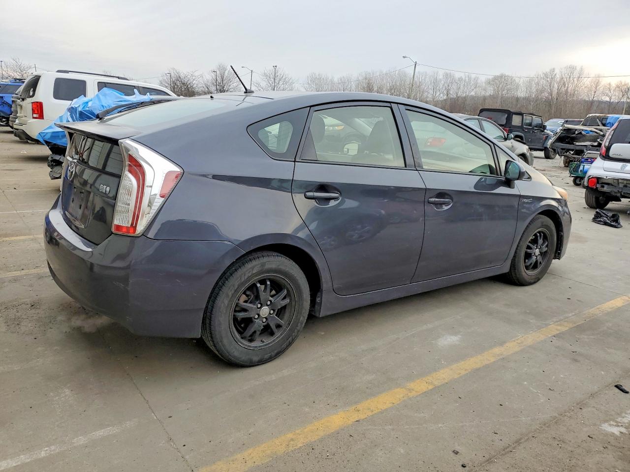 2014 TOYOTA PRIUS TWO photo 3