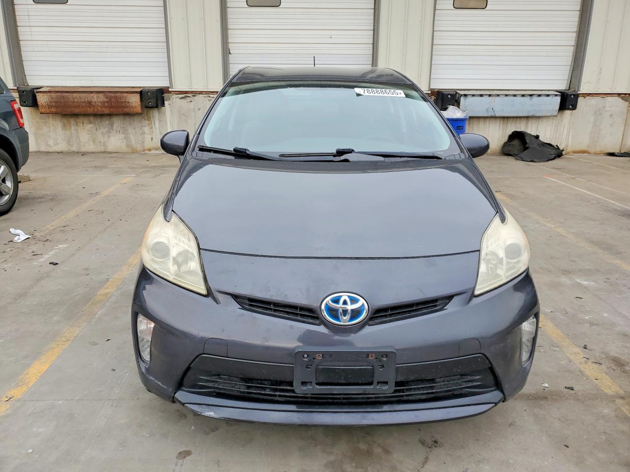 2014 TOYOTA PRIUS TWO photo 5