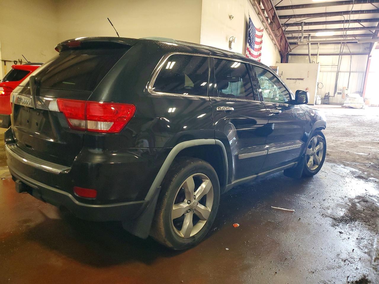 2011 JEEP GRAND CHEROKEE OVERLAND photo 5