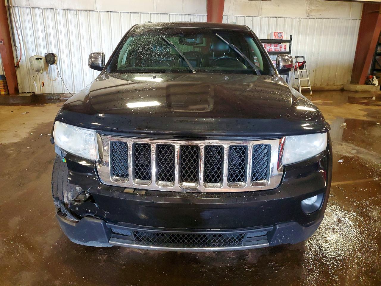 2011 JEEP GRAND CHEROKEE OVERLAND photo 9