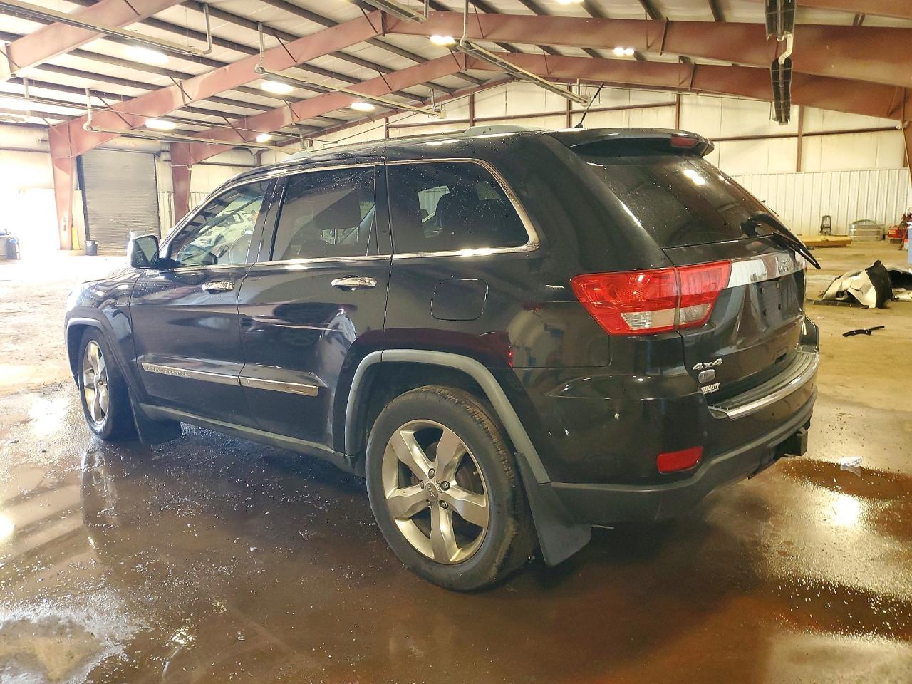 2011 JEEP GRAND CHEROKEE OVERLAND photo 3