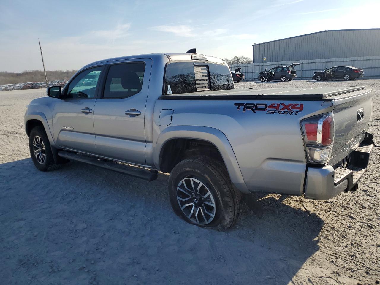2021 TOYOTA TACOMA TRD SPORT photo 3