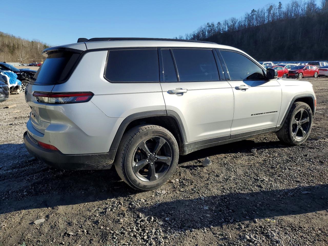 2023 JEEP GRAND CHEROKEE L LAREDO photo 5