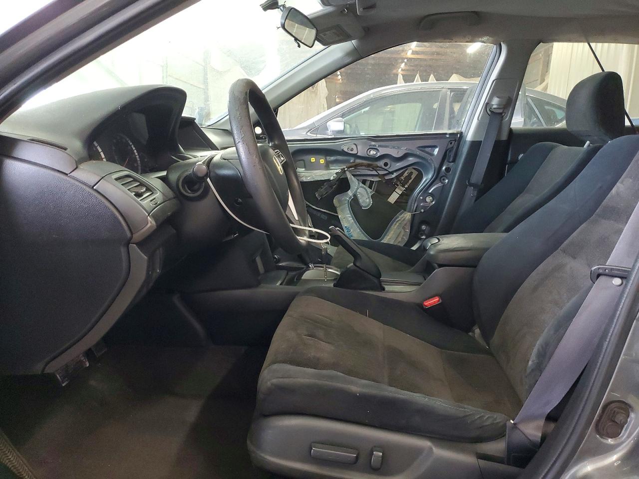 2010 HONDA ACCORD LXP photo 13