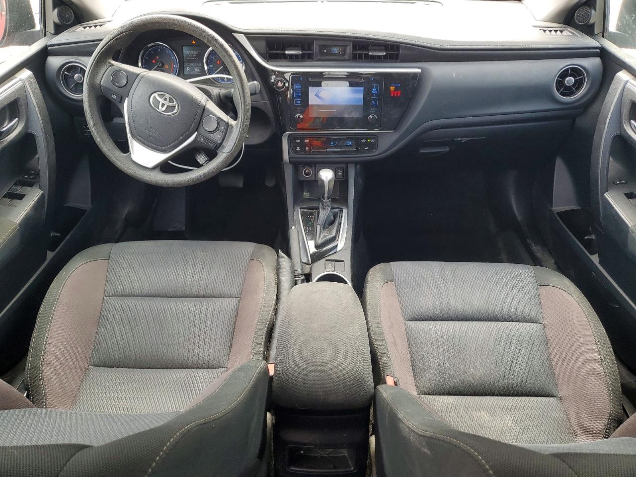 2018 TOYOTA COROLLA LE photo 15