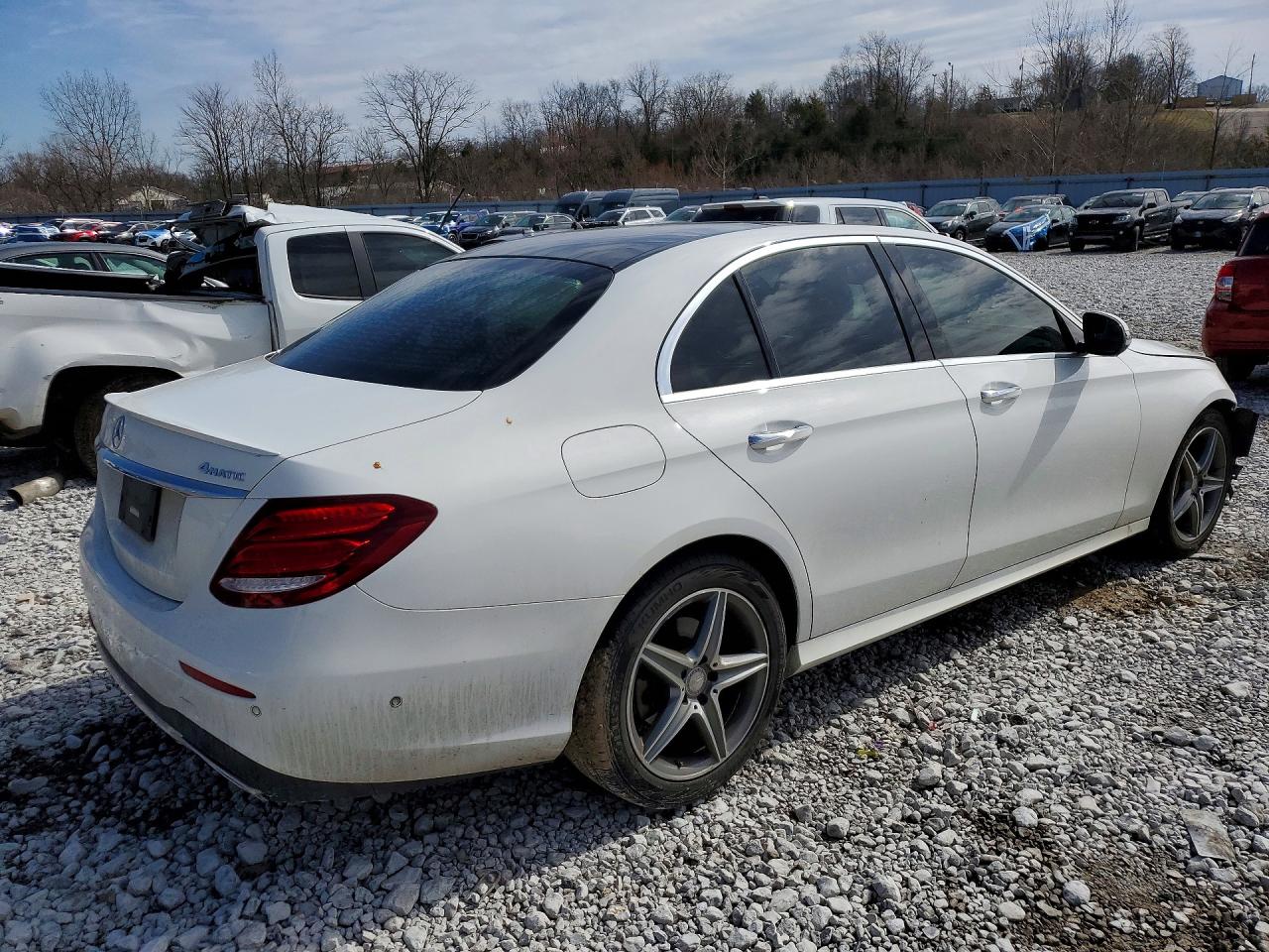 2017 MERCEDES-BENZ E 300 4MATIC photo 3