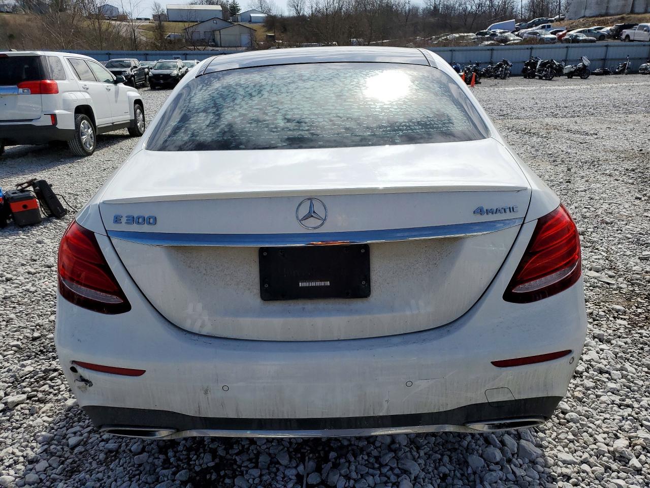2017 MERCEDES-BENZ E 300 4MATIC photo 6