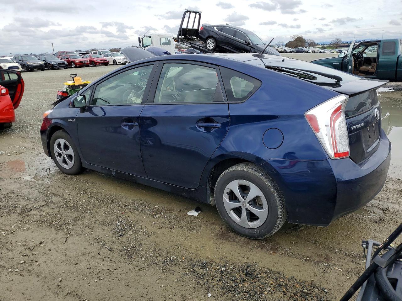 2012 TOYOTA PRIUS THREE photo 2