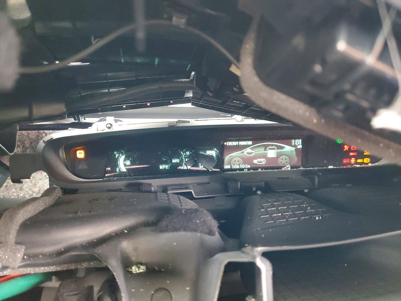 2012 TOYOTA PRIUS THREE photo 9