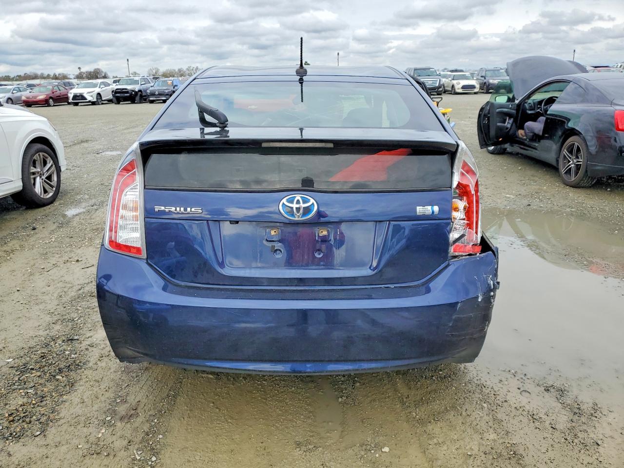 2012 TOYOTA PRIUS THREE photo 6