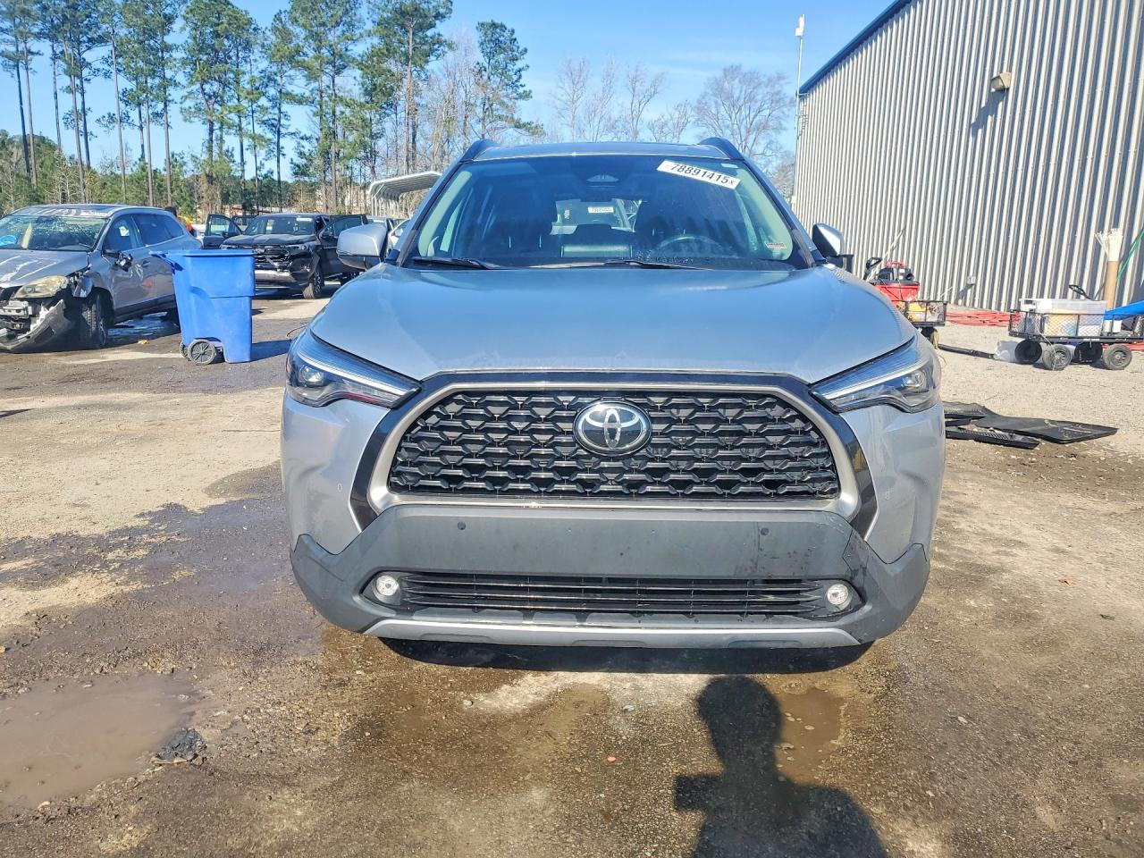 2023 TOYOTA COROLLA CROSS XLE photo 13