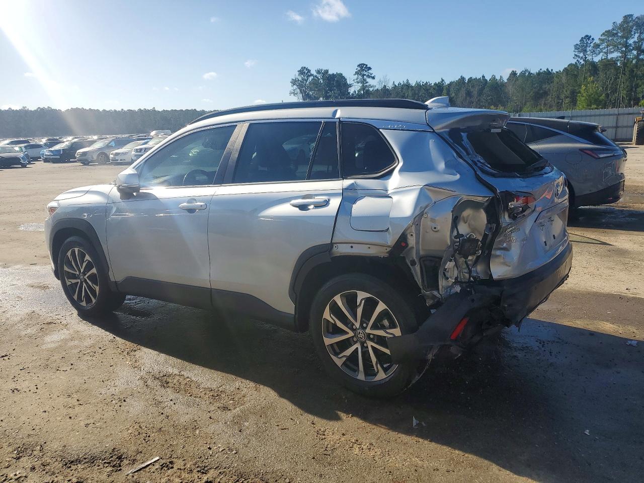 2023 TOYOTA COROLLA CROSS XLE photo 4