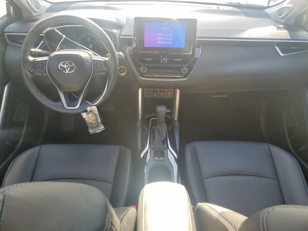2023 TOYOTA COROLLA CROSS XLE photo 22