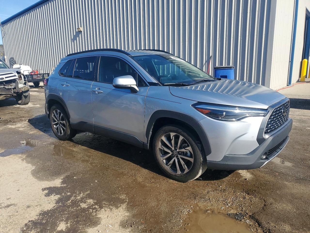 2023 TOYOTA COROLLA CROSS XLE photo 10