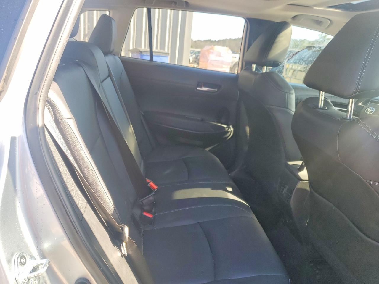 2023 TOYOTA COROLLA CROSS XLE photo 31
