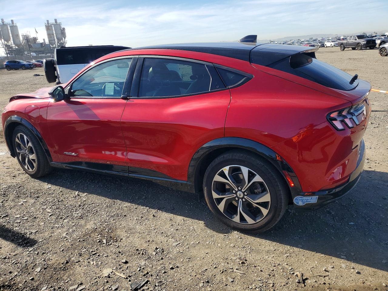 2021 FORD MUSTANG MACH-E PREMIUM photo 3