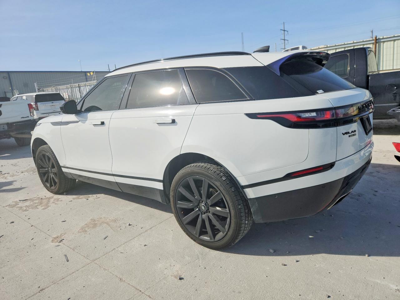2019 LAND ROVER RANGE ROVER VELAR R-DYNAMIC SE photo 3