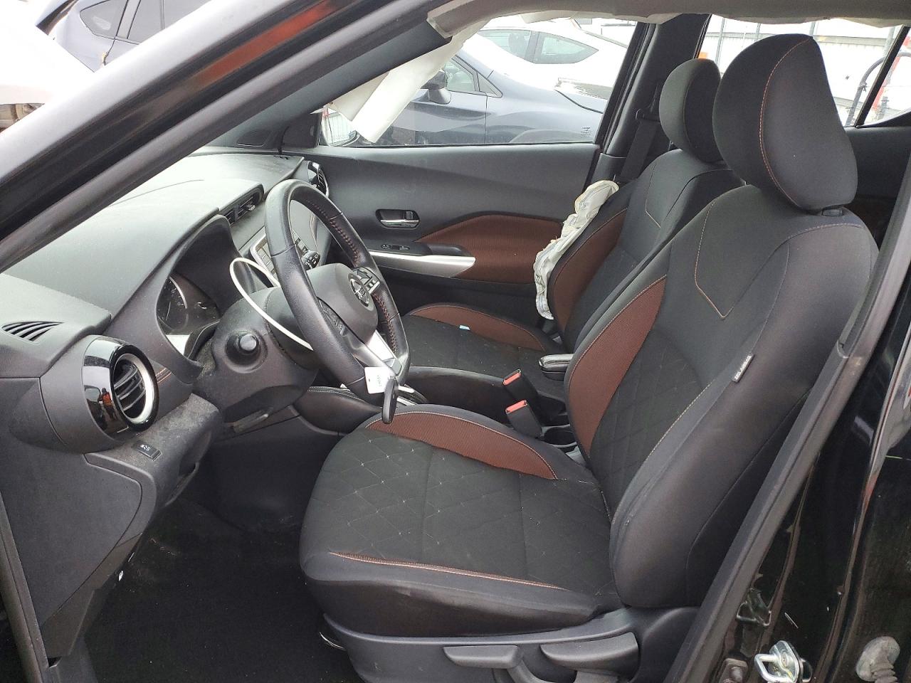 2019 NISSAN KICKS SR photo 7