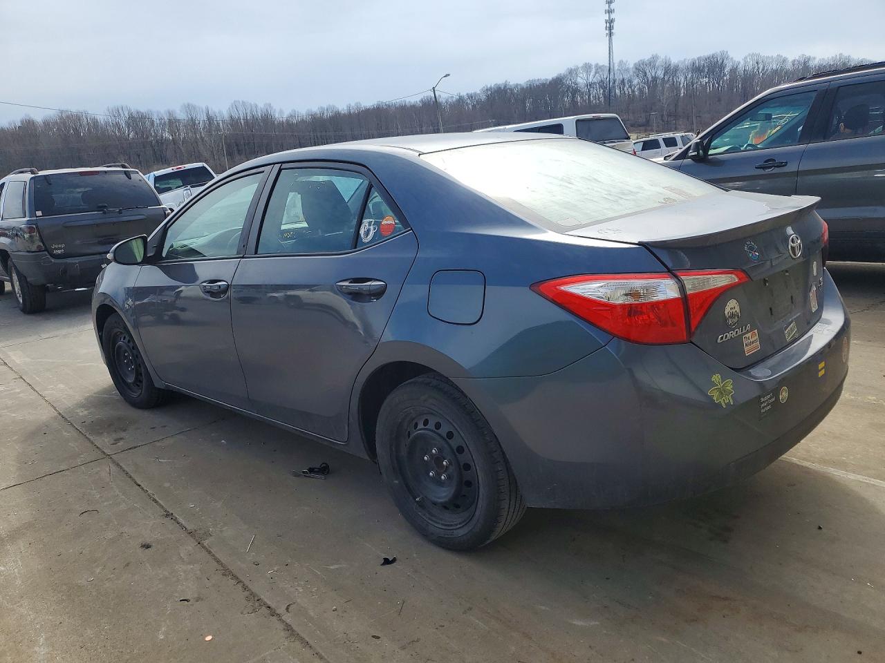 2015 TOYOTA COROLLA photo 2