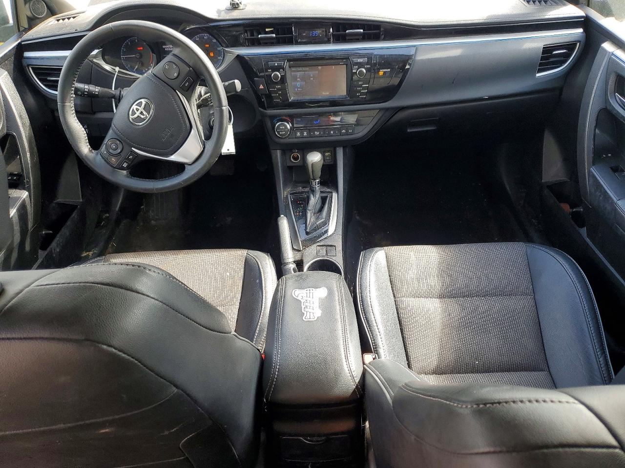 2015 TOYOTA COROLLA photo 8