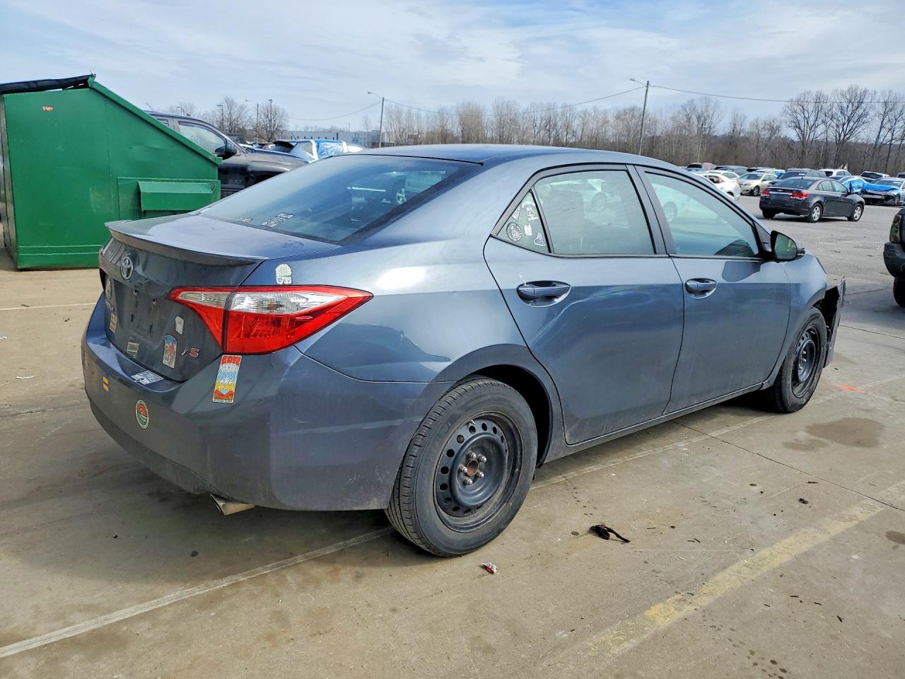 2015 TOYOTA COROLLA photo 3