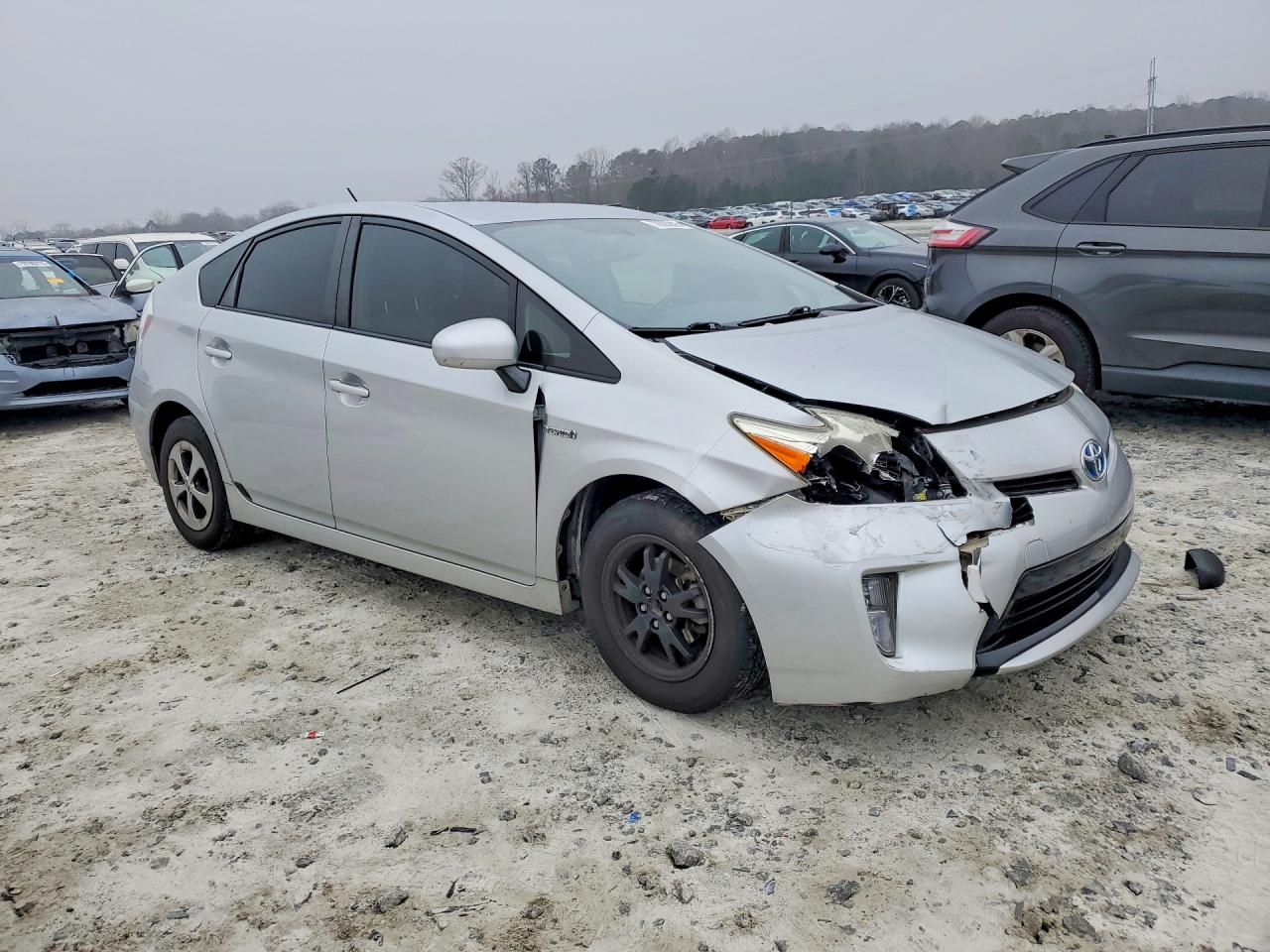 2015 TOYOTA PRIUS FOUR photo 7