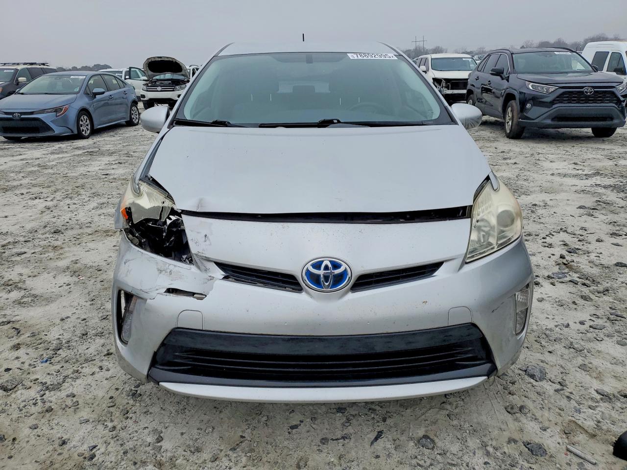 2015 TOYOTA PRIUS FOUR photo 9