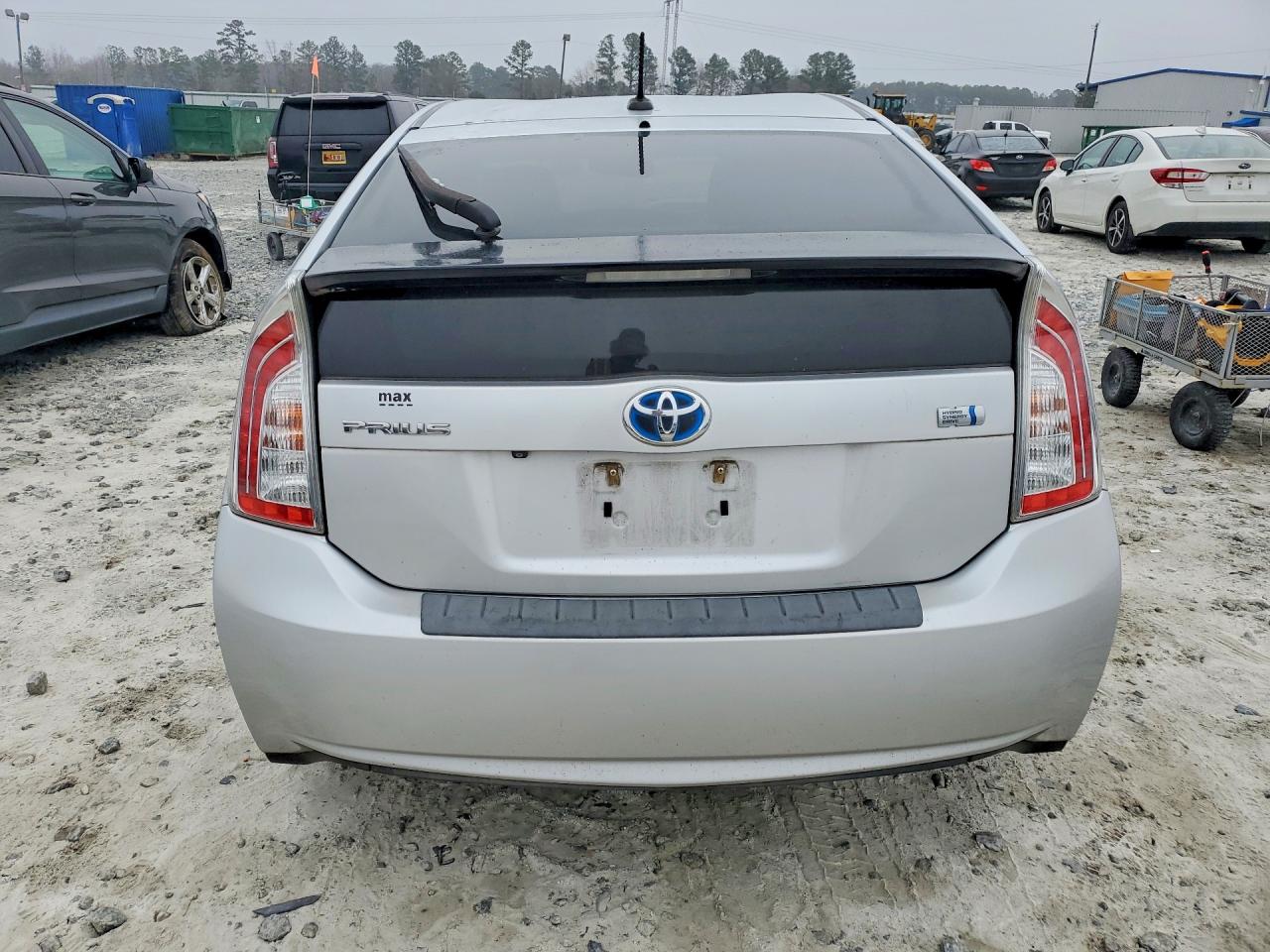 2015 TOYOTA PRIUS FOUR photo 11