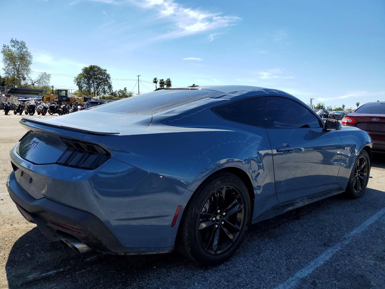 2025 FORD MUSTANG GT photo 5