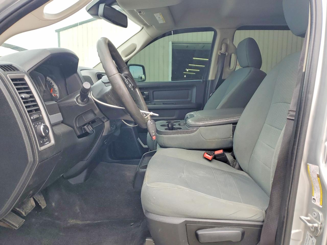 2015 RAM 1500 ST photo 13