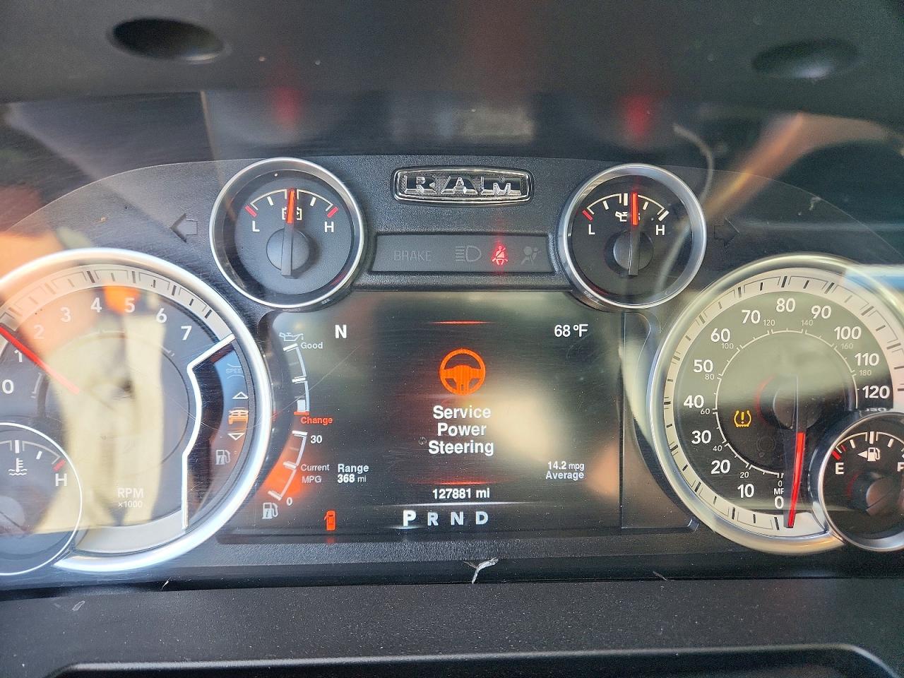 2016 RAM 1500 SLT photo 9