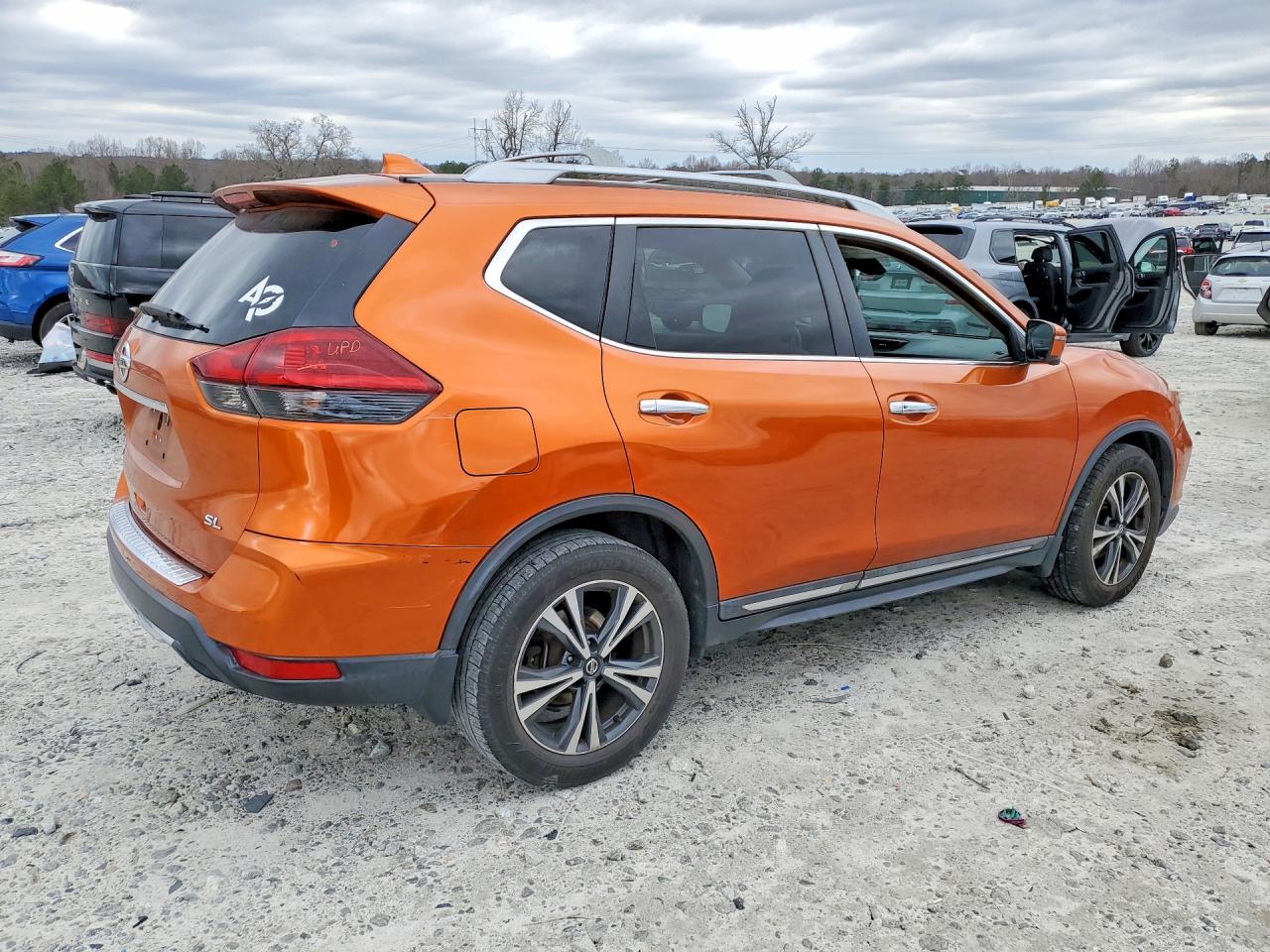 2018 NISSAN ROGUE S photo 3