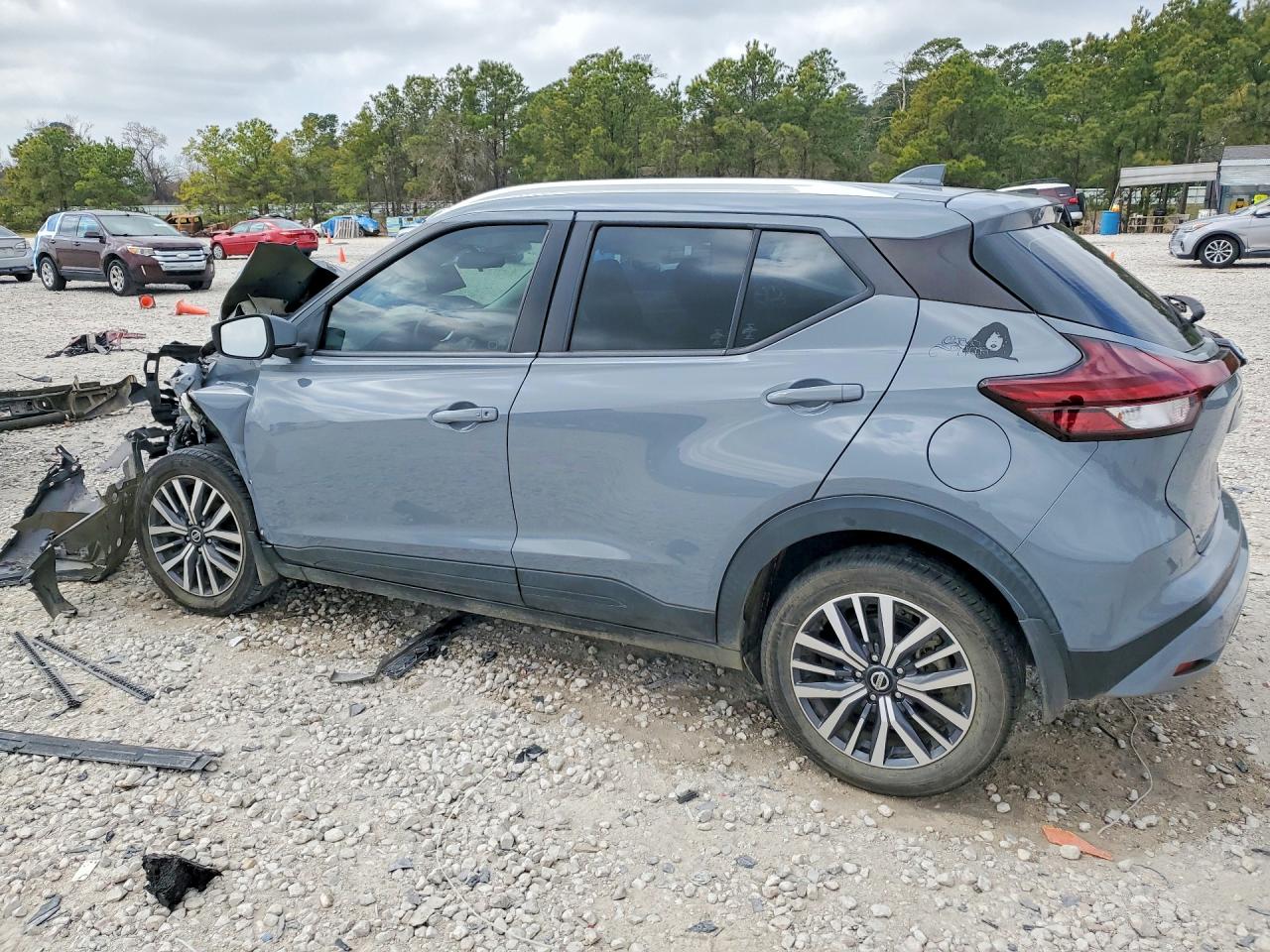 2021 NISSAN KICKS SV photo 3