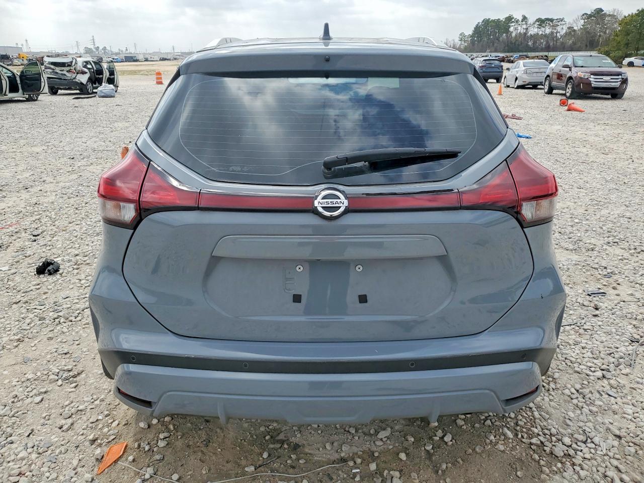 2021 NISSAN KICKS SV photo 11