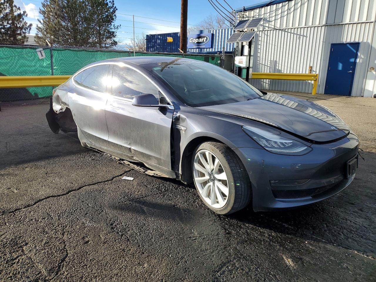 2019 TESLA MODEL 3 photo 4