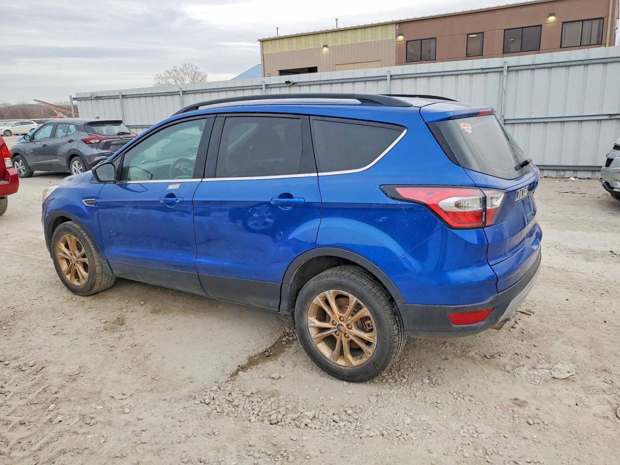 2017 FORD ESCAPE SE photo 2