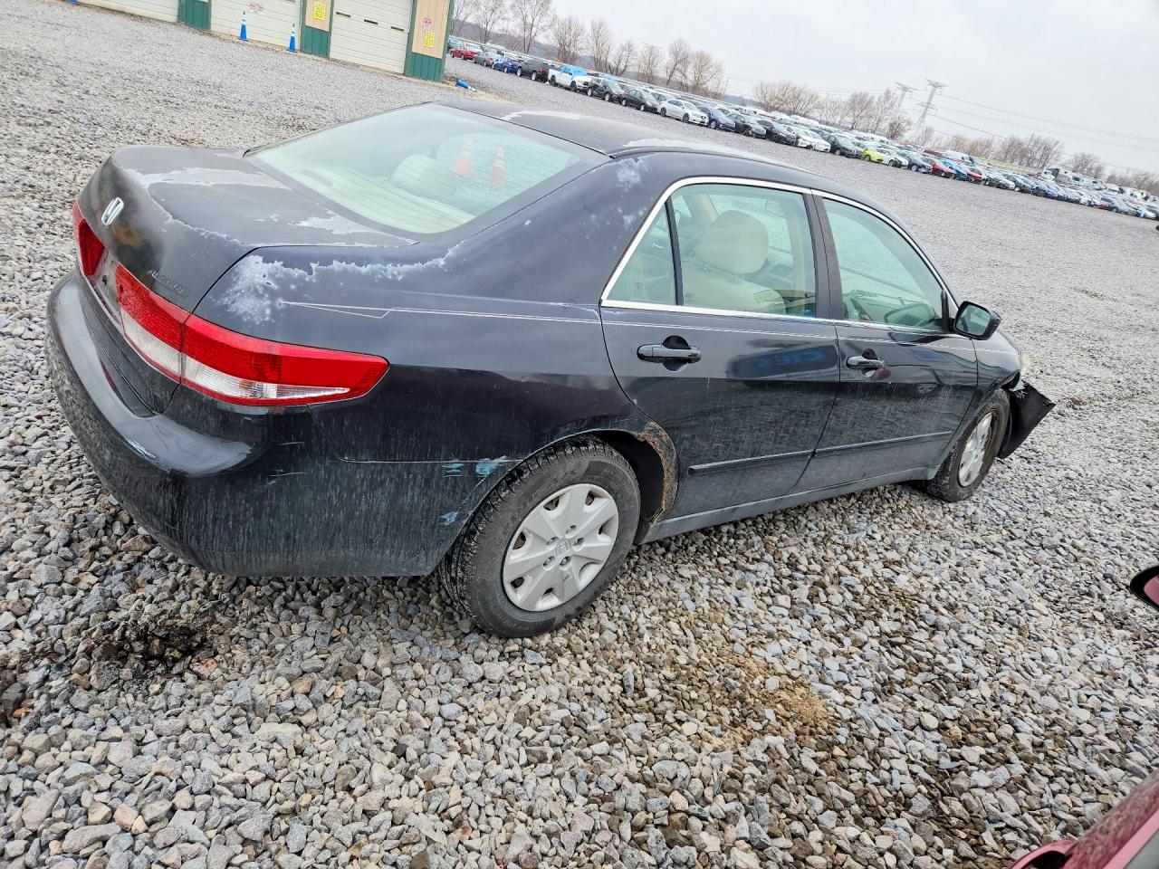2004 HONDA ACCORD LX photo 3