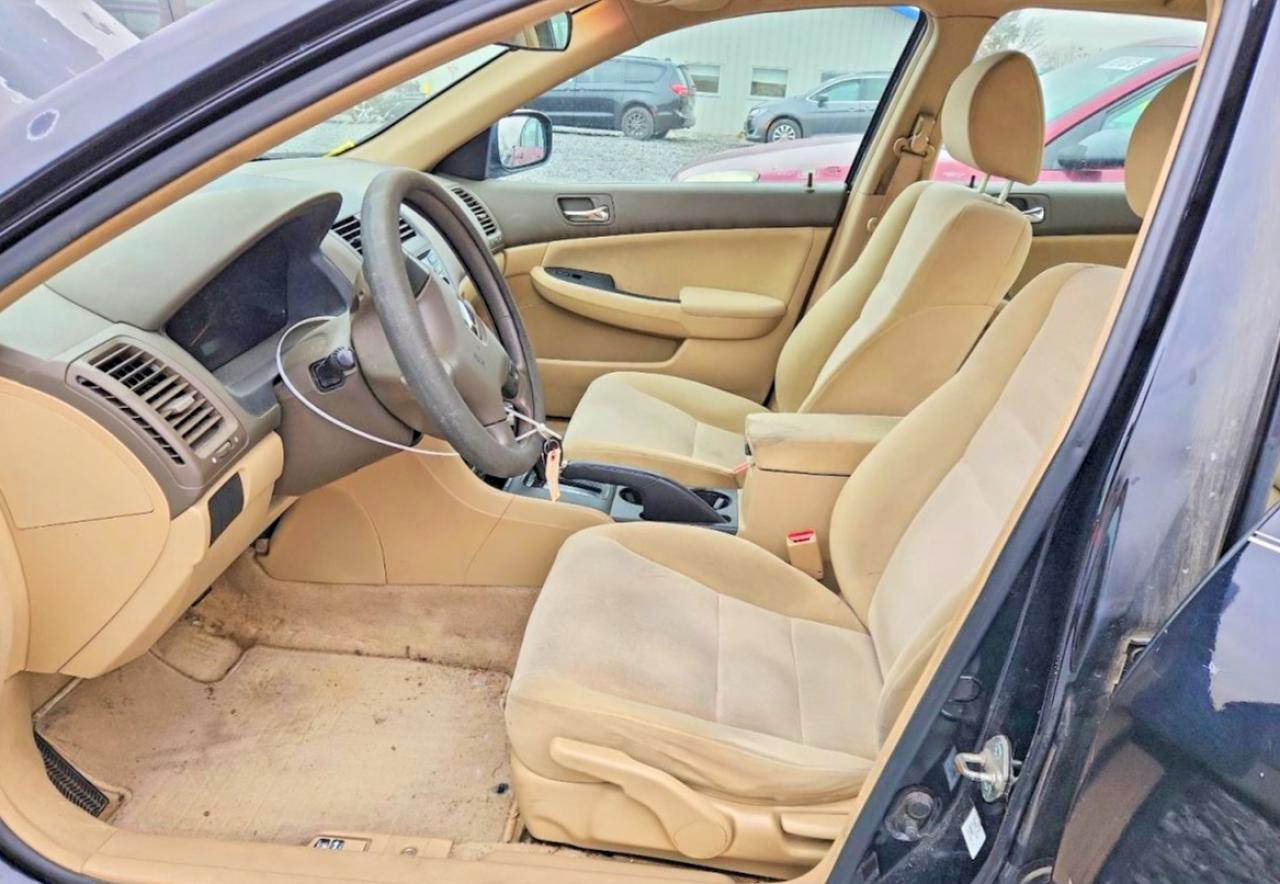 2004 HONDA ACCORD LX photo 7