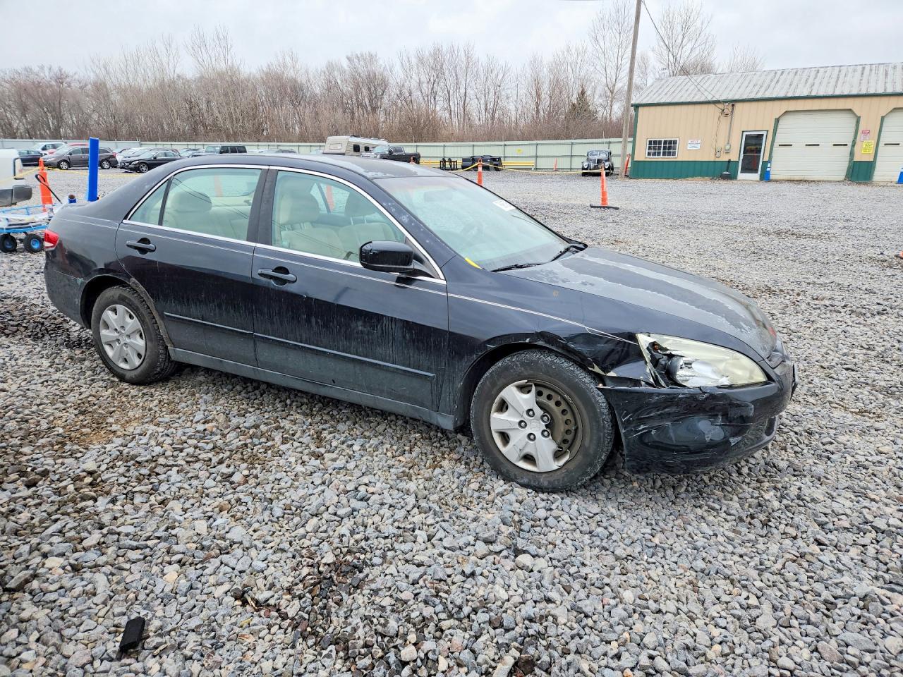 2004 HONDA ACCORD LX photo 4