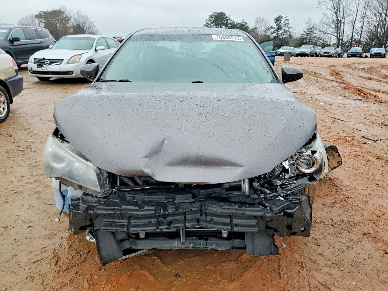 2017 TOYOTA CAMRY SE photo 5