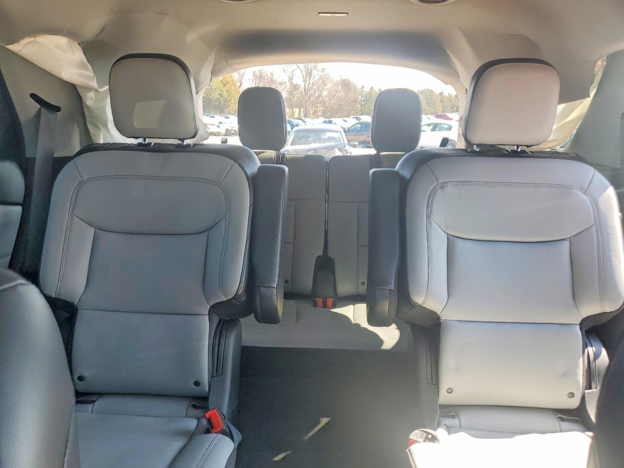 2021 FORD EXPLORER XLT photo 19