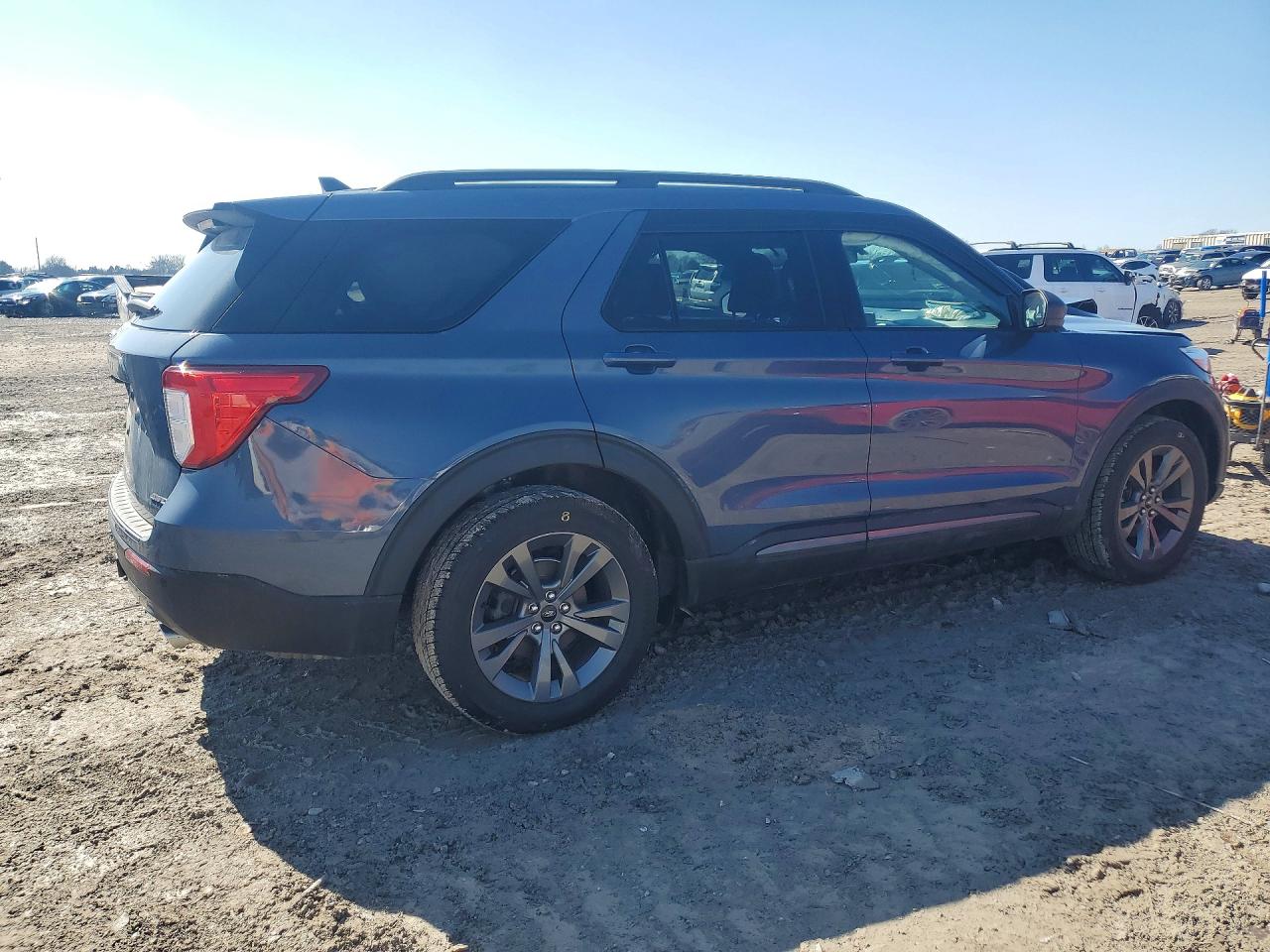 2021 FORD EXPLORER XLT photo 5